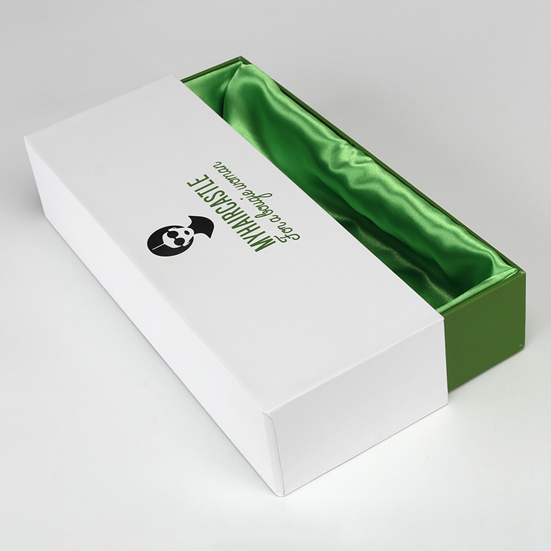 White Box Green Logo Hair Packaging Boxes Kundenspezifisches Logo Bundle Kundenspezifische Haarboxen